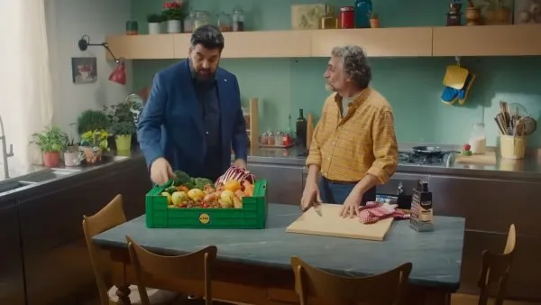 Antonino Cannavacciuolo nello spot TV di Lidl
