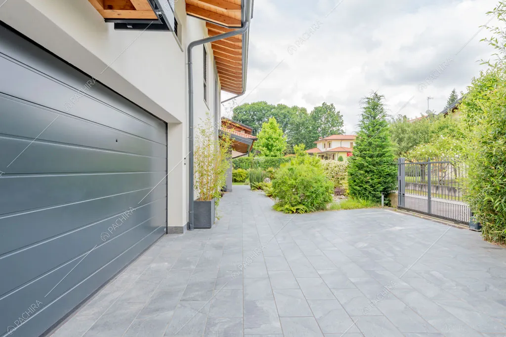 Esterni della villa Galena, location in stile contemporaneo a Monza