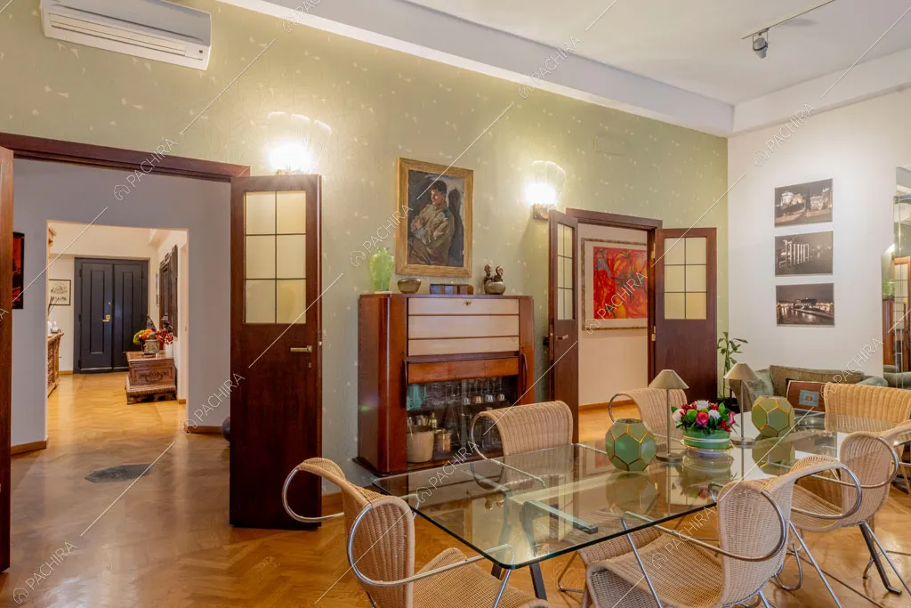 Sala da pranzo dell'appartamento Yalu, location in stile contemporaneo a Roma