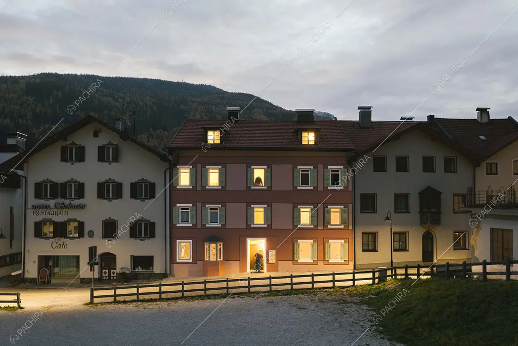 Esterni della villa Botnia, location in stile contemporaneo a Bolzano