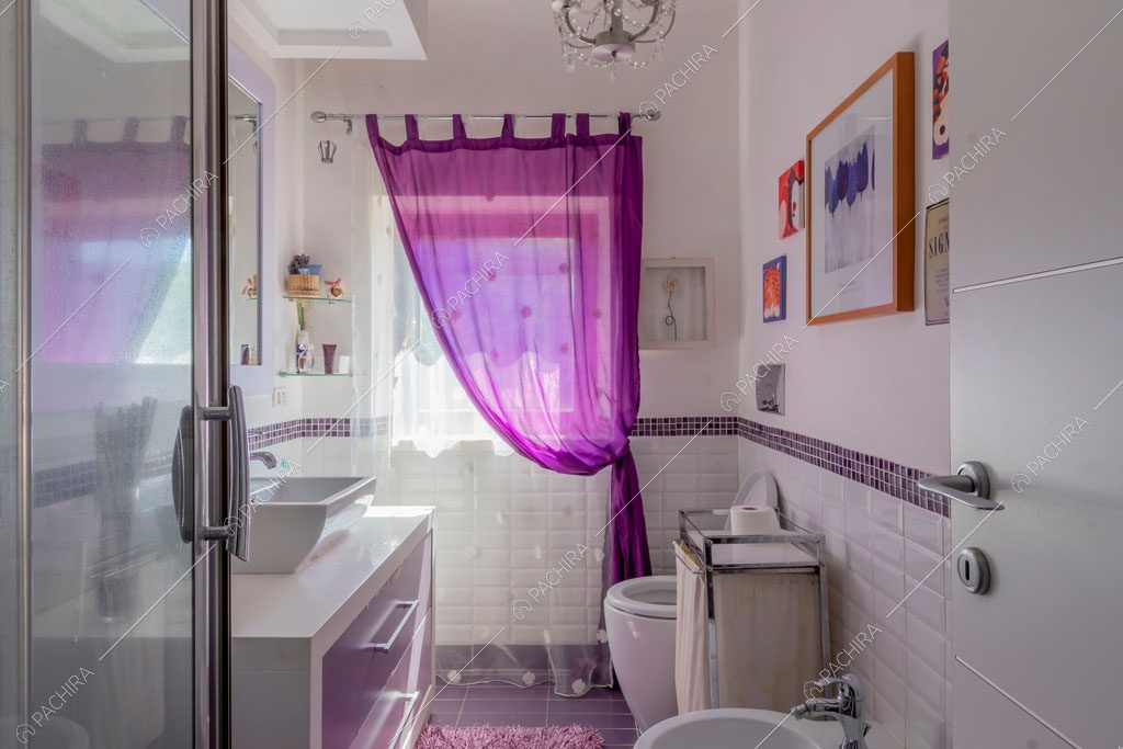 Bagno della villa Cassava, location in stile contemporaneo a Roma
