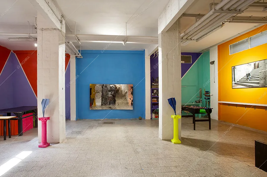 Sala dello spazio espositivo Paranà, location in stile minimal a Roma