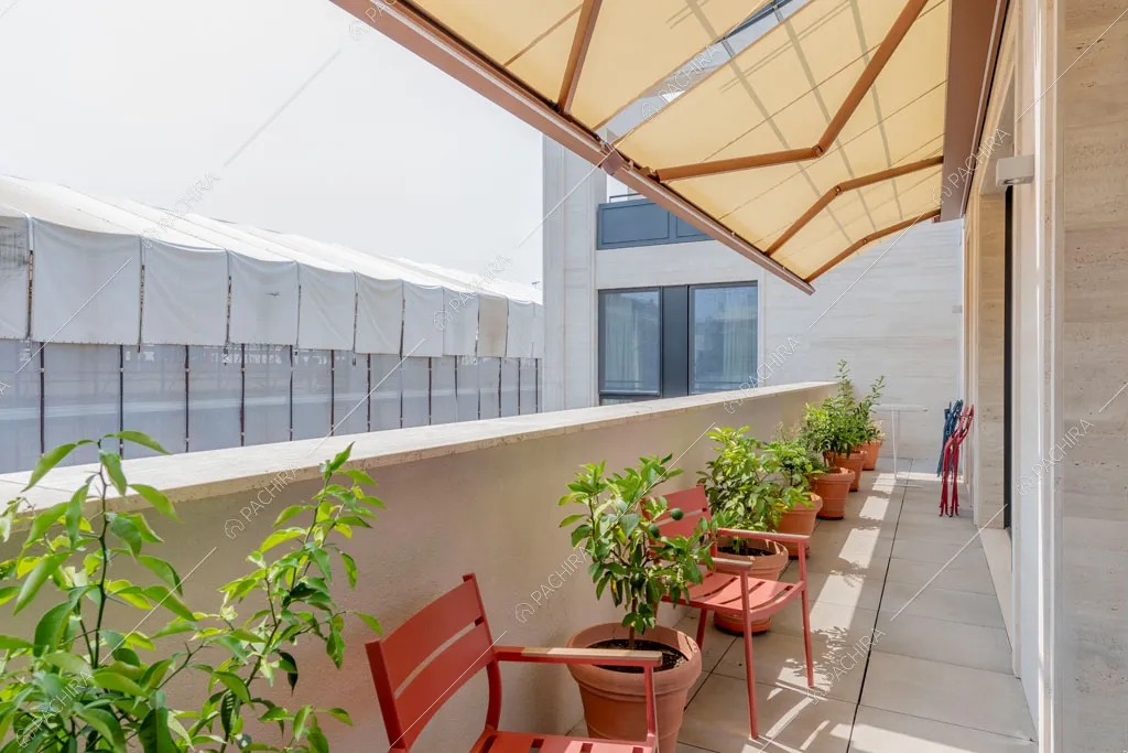 Terrazza dell'appartamento Foehn, location in stile contemporaneo a Milano