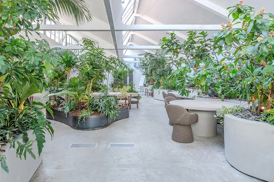 Sala dell'espositivo Tatra, location in stile contemporaneo a Milano
