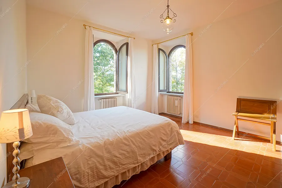 Camera da letto della villa rustica Tapioca, location per shooting a Rimini