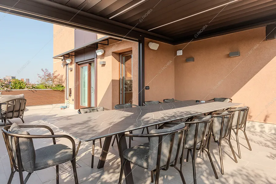 Veranda della location Ebano, attico in stile classico a Milano