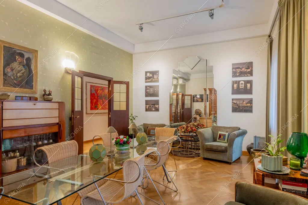 Sala da pranzo dell'appartamento Yalu, location in stile contemporaneo a Roma