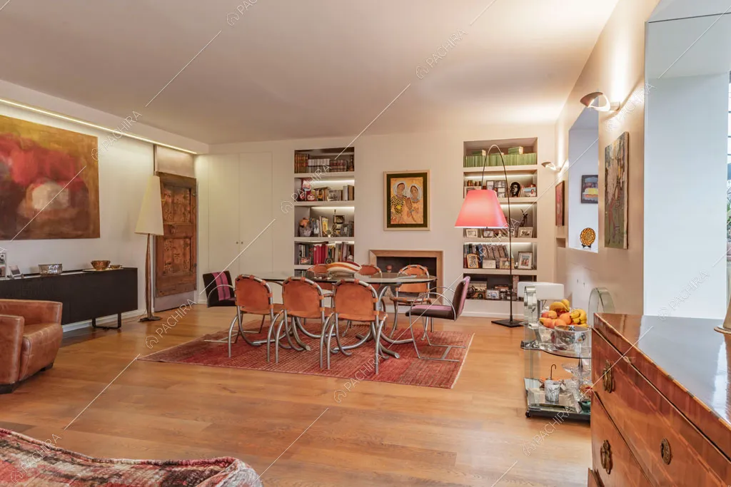 Pavimento in parquet nella zona living dell'appartamento Catalpa, location in stile moderno a Roma