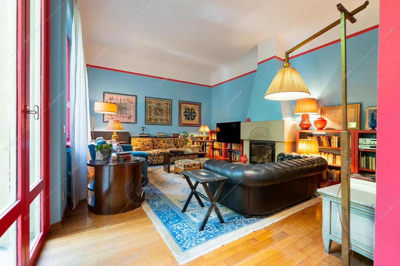 Salotto della villa Gombo, location in stile moderno a Firenze