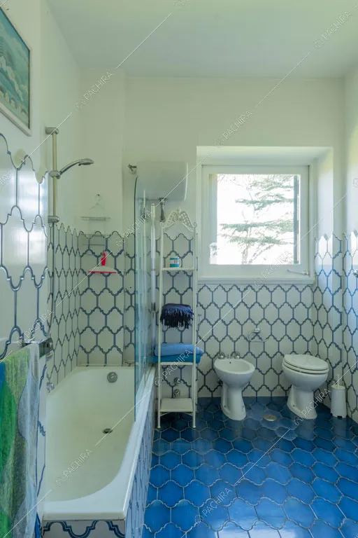 Bagno della dimora storica Logan, location in stile classico a Roma