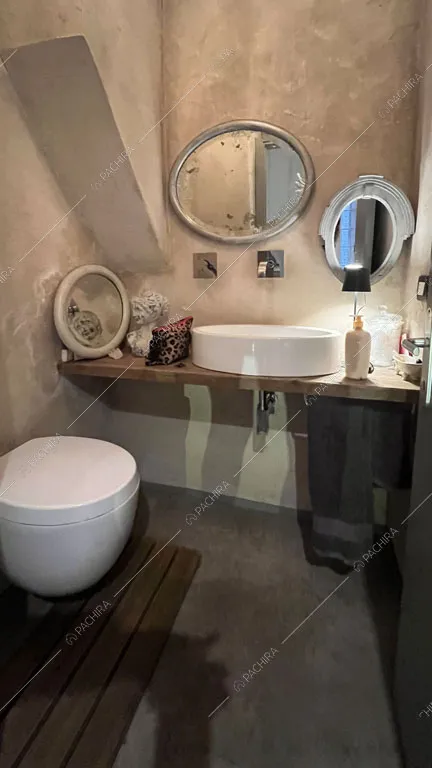 Bagno della villa Andesine, location in stile moderno a Roma