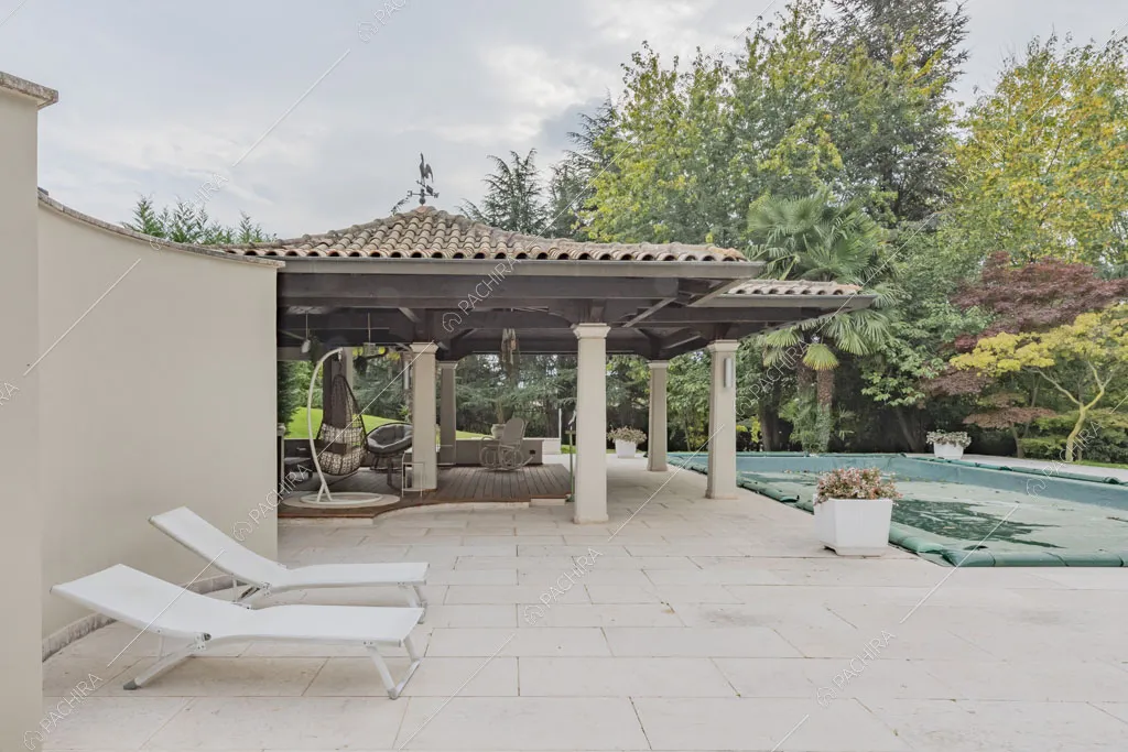Veranda della villa Bris, location in stile contemporaneo a Torino