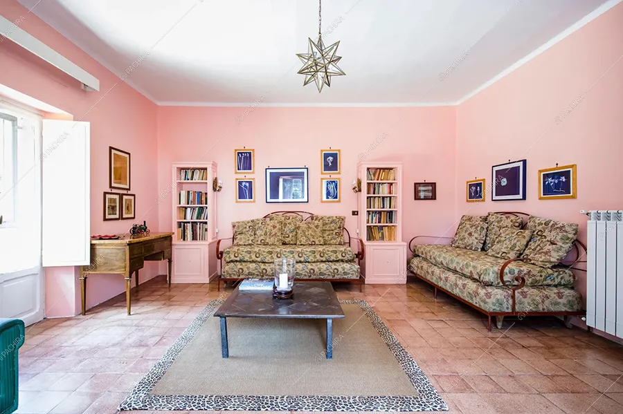 Salotto della dimora storica Elbe, location in stile classico per shooting a Roma