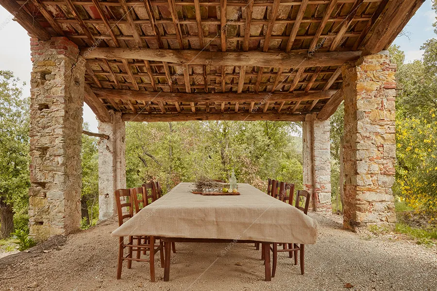 Veranda della masseria Mincio, location in stile rustico a Lucca