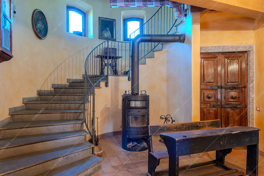 Scale della villa Rhone, location in stile rustico a Lecco