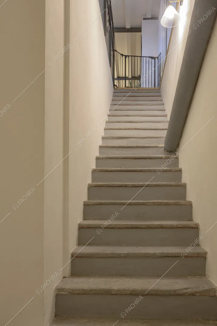 Scala di collegamento tra il piano terra e il seminterrato