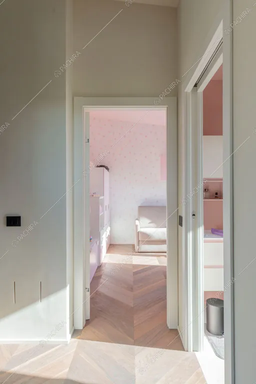 Corridoio della villa Warta, location in stile contemporaneo a Monza
