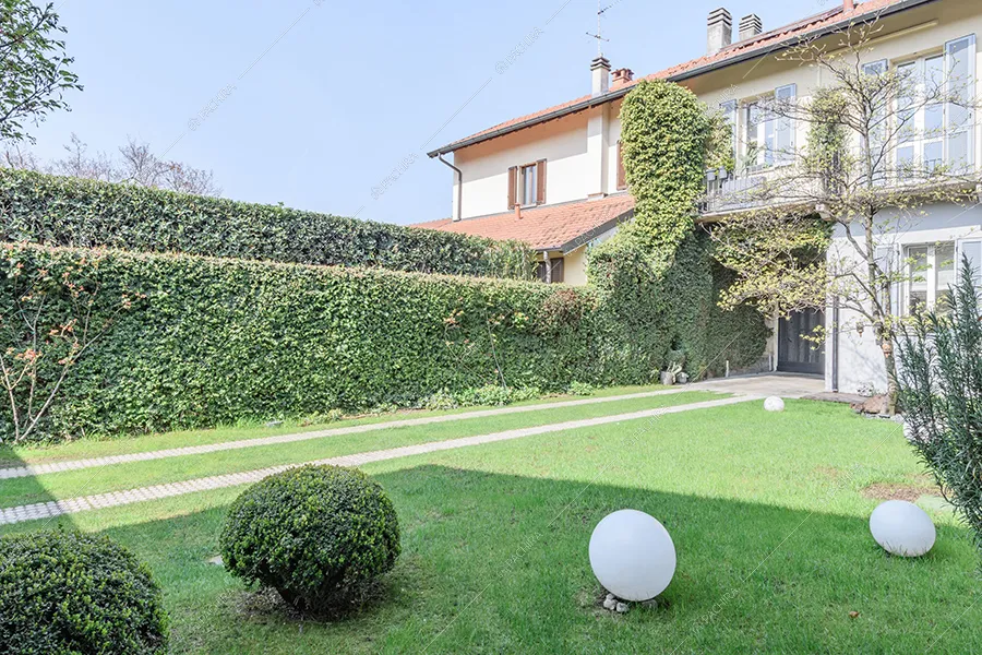 Giardino della villa Nilo, location in stile moderno a Milano