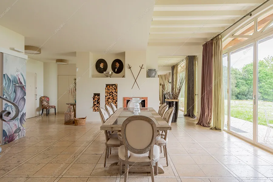Sala da pranzo della villa Mississipi, location in stile rustico a Monza