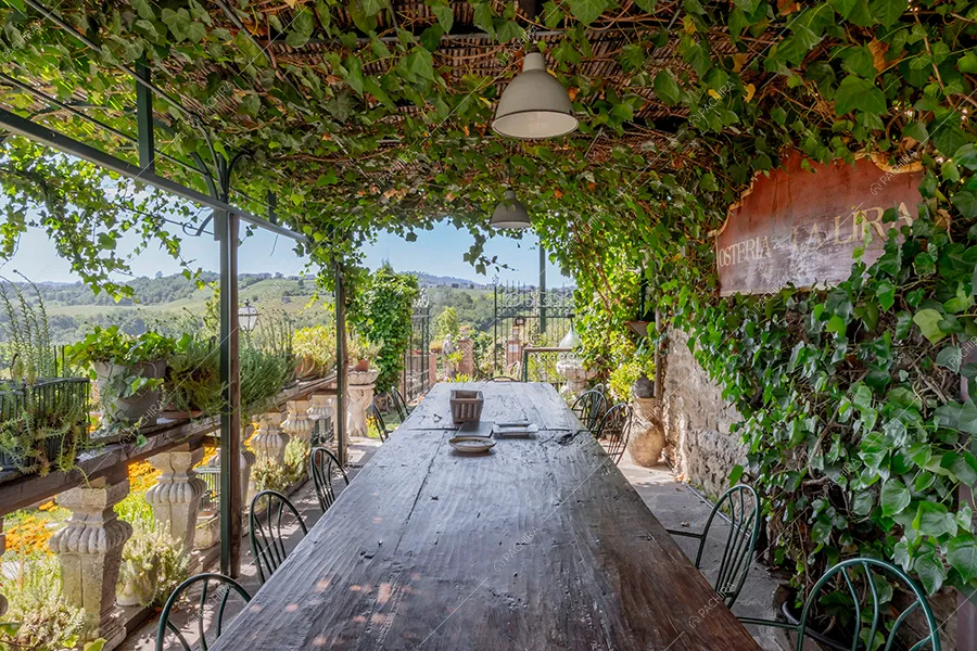 Veranda dell'agriturismo Mistral, location in stile rustico a Pavia