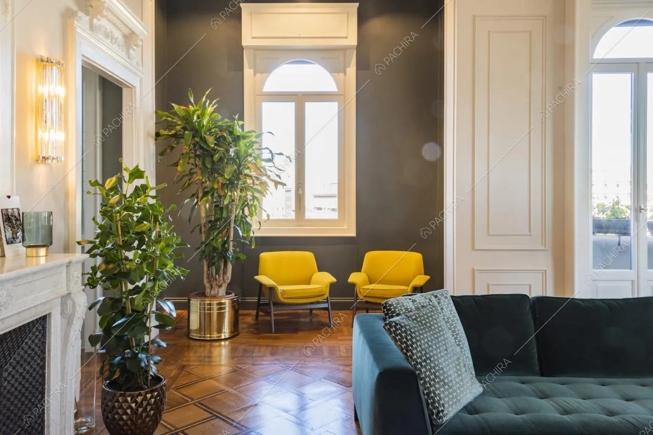 Arredi in stile contemporaneo nell'elegante salotto della location
