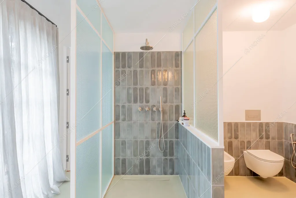 Bagno del loft Tigri, location in stile contemporaneo a Milano