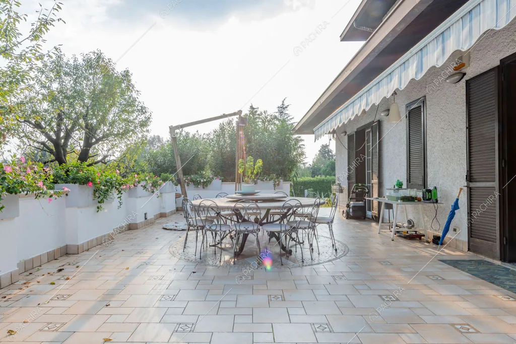 Terrazza della villa Ararat, location in stile classico a Milano