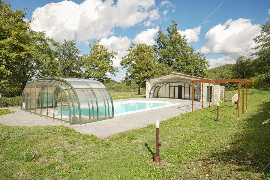 Piscina della villa rustica Tapioca, location per shooting a Rimini