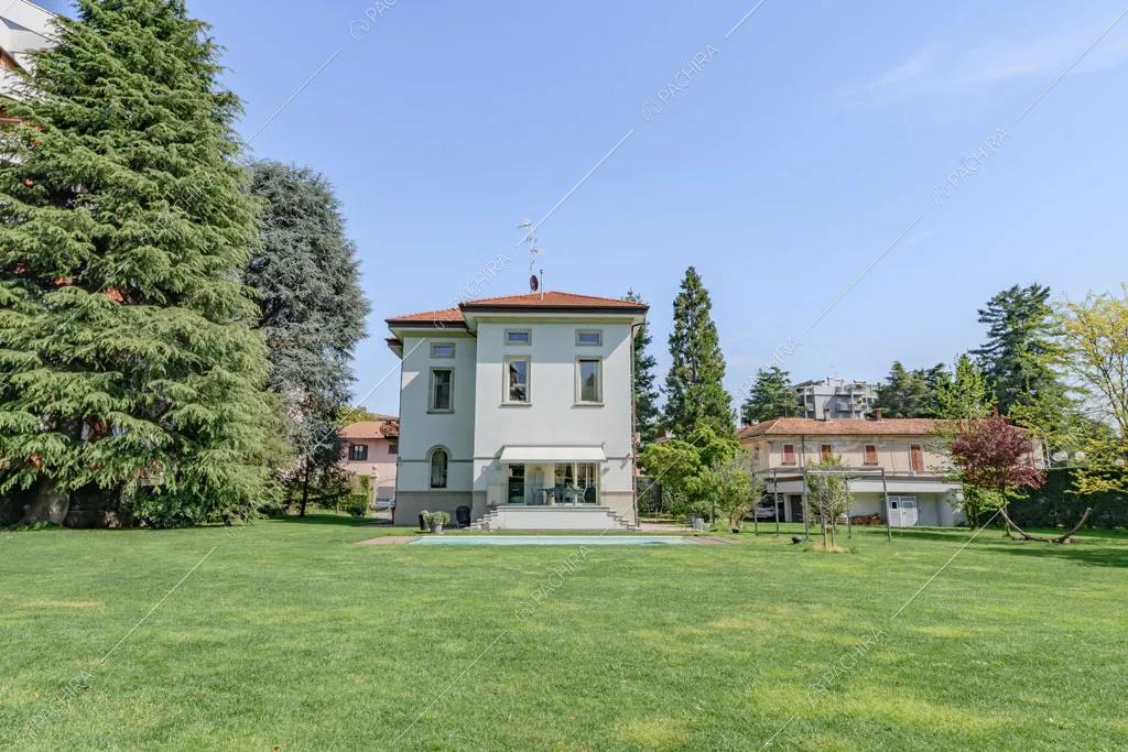 Giardino della villa Colorado, location in stile moderno a Varese