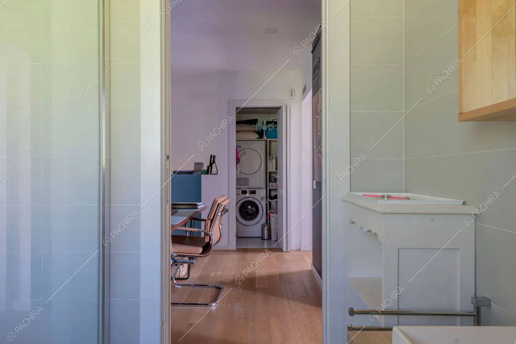 Bagno della villa Garnet, location in stile contemporaneo a Milano
