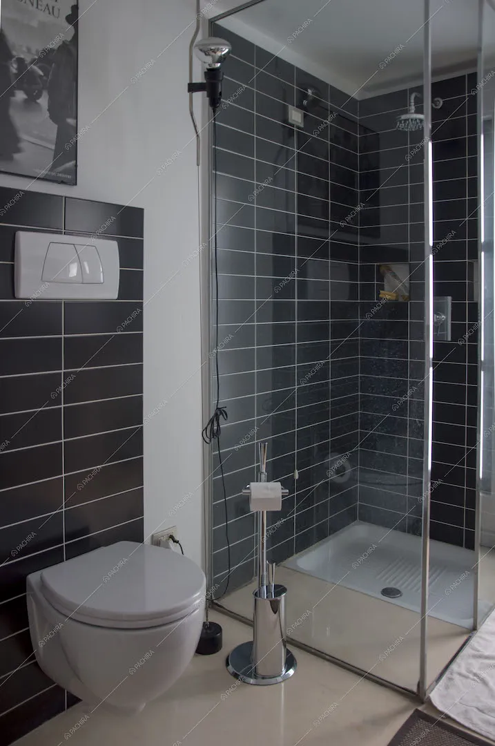 Sanitari sospesi e box doccia