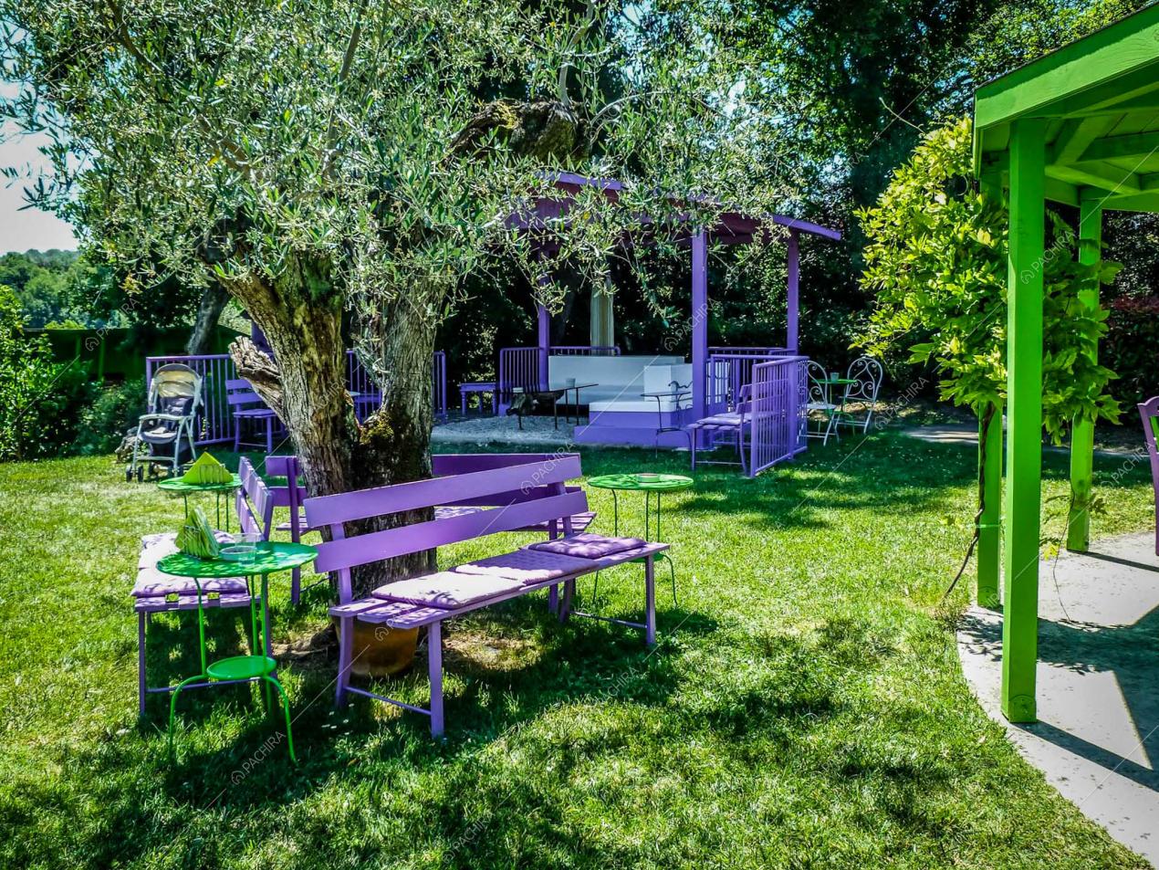 Giardino dell'hotel Aegirine, location in stile eclettico a Rieti