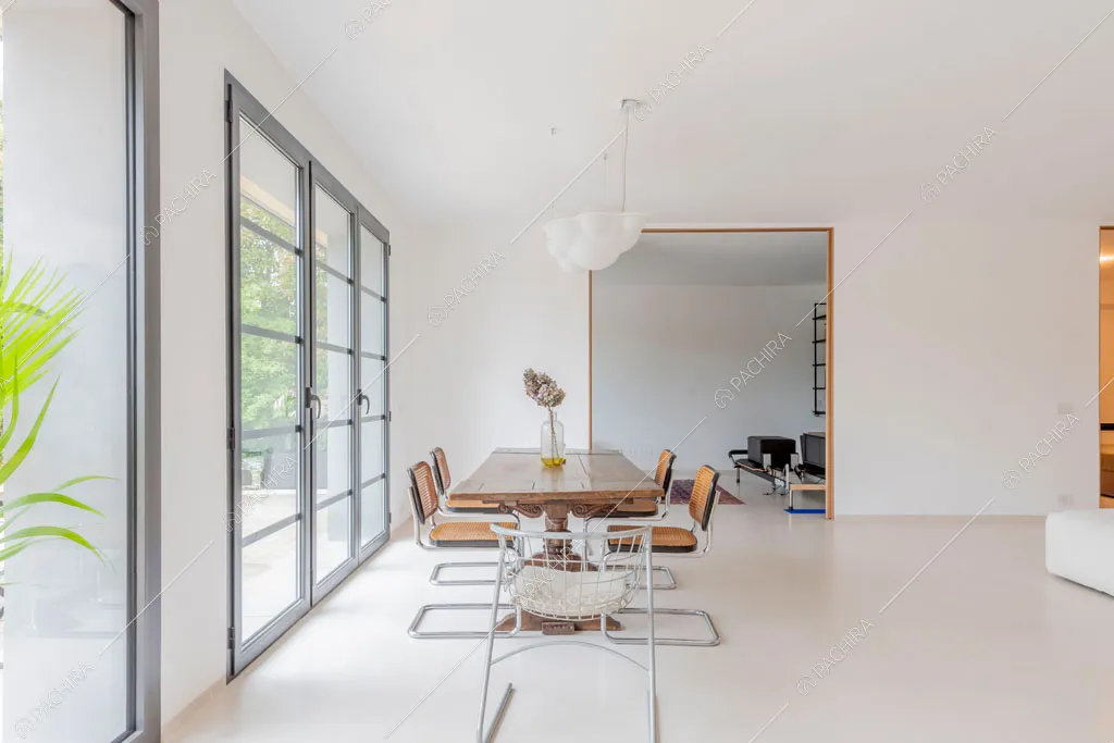 Sala da pranzo del loft Tigri, location in stile contemporaneo a Milano