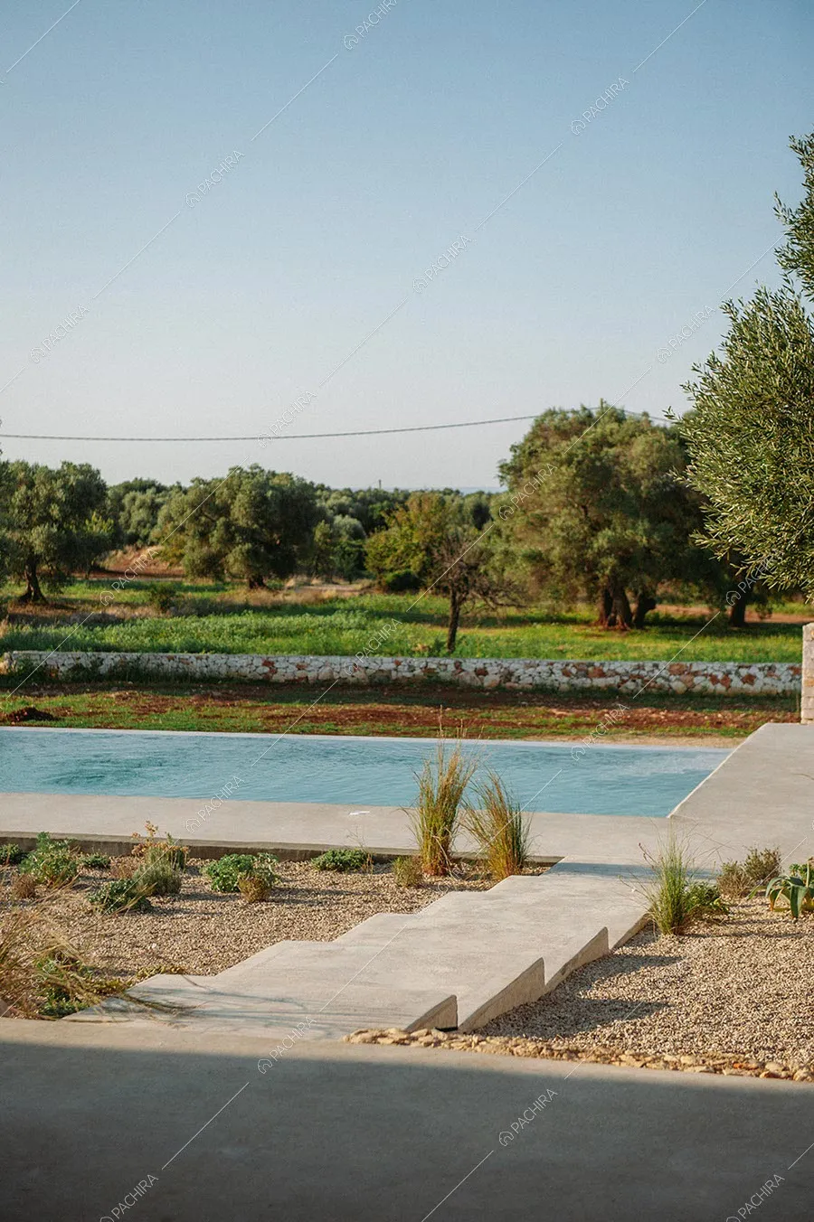 Piscina della villa Malacca, location in stile contemporaneo a Brindisi