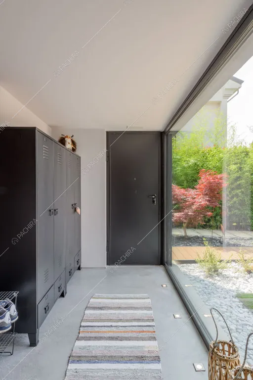 Corridoio della villa Aral, location in stile contemporaneo a Monza