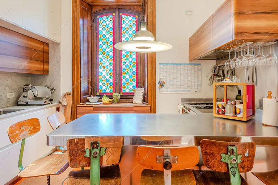 Cucina della villa Yamase, location in stile liberty a Milano
