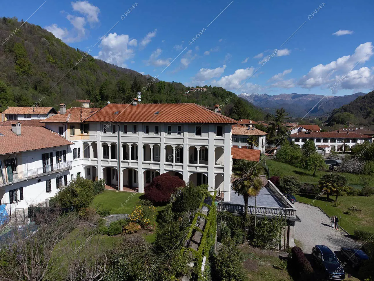 Esterni della villa Alessandrite, location in stile classico a Vercelli