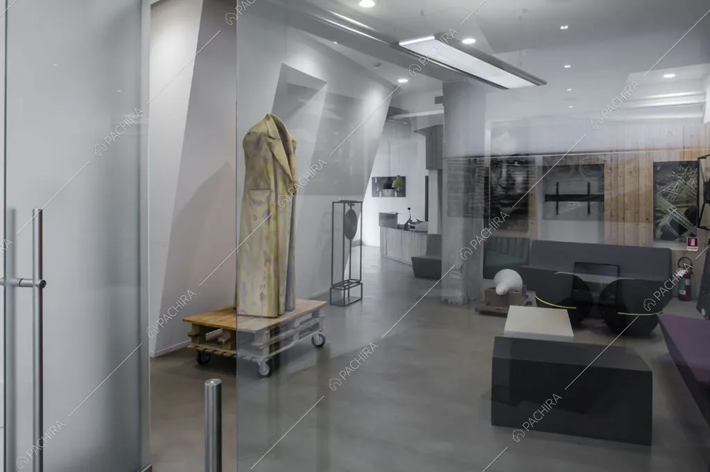 Atrio dell'ufficio Buglossa, location in stile contemporaneo a Roma