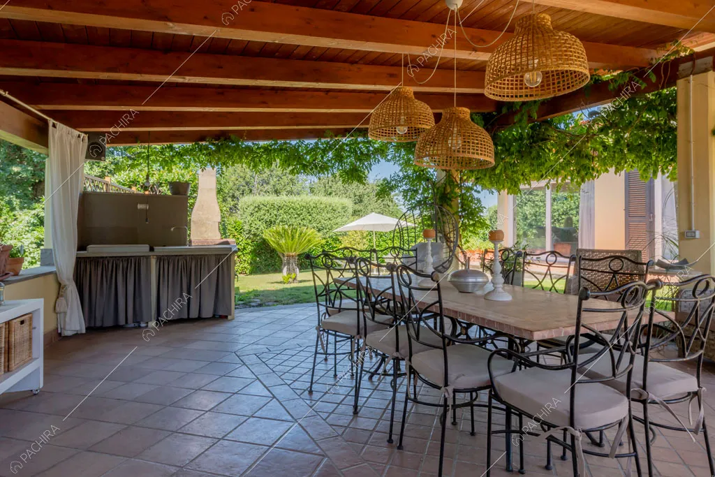 Veranda della villa Cassava, location in stile contemporaneo a Roma