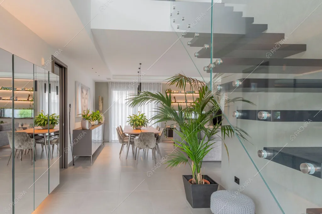 Vista sulla zona living della villa Diosma, location in stile moderno a Milano