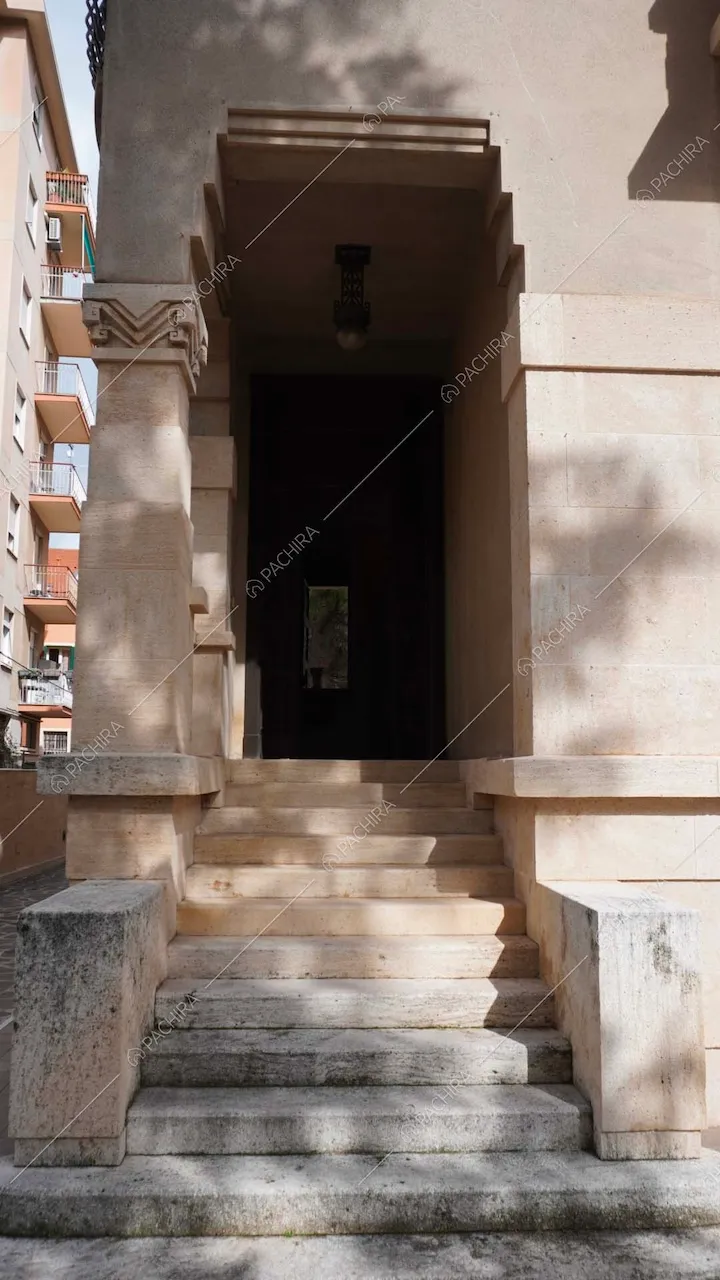 Scale della villa Adamite, location in stile classico a Savona
