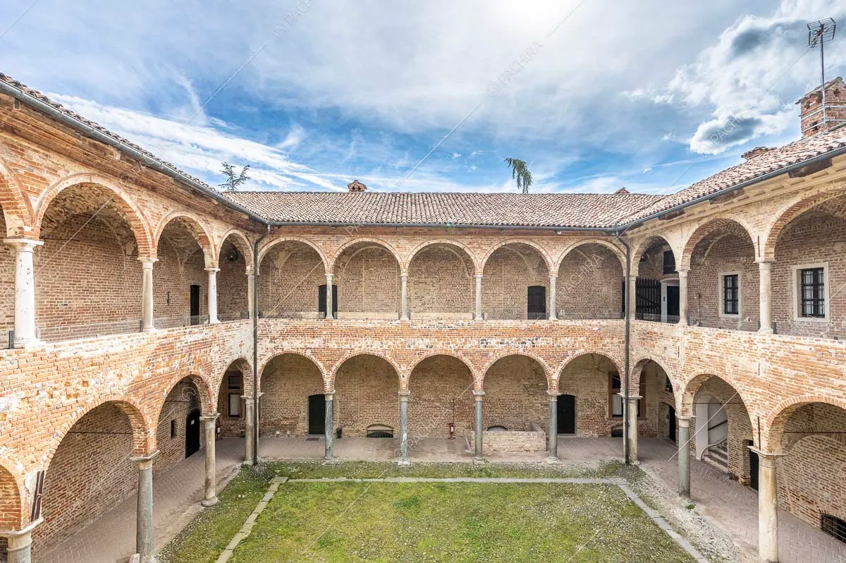 Chiostro della dimora storica Angelite, location in stile classico a Torino