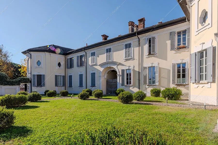 Giardino della villa Mayon, location in stile moderno a Milano