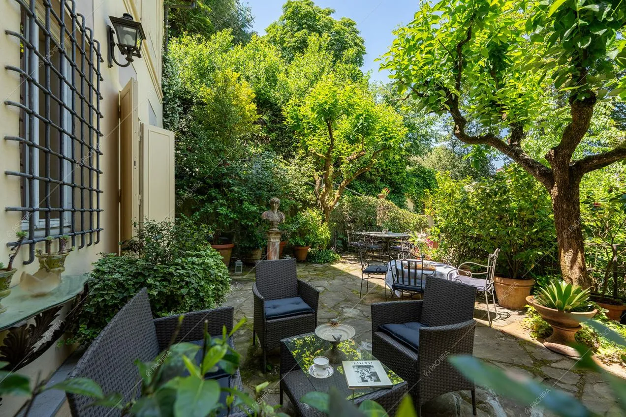 Giardino della villa Gombo, location in stile moderno a Firenze
