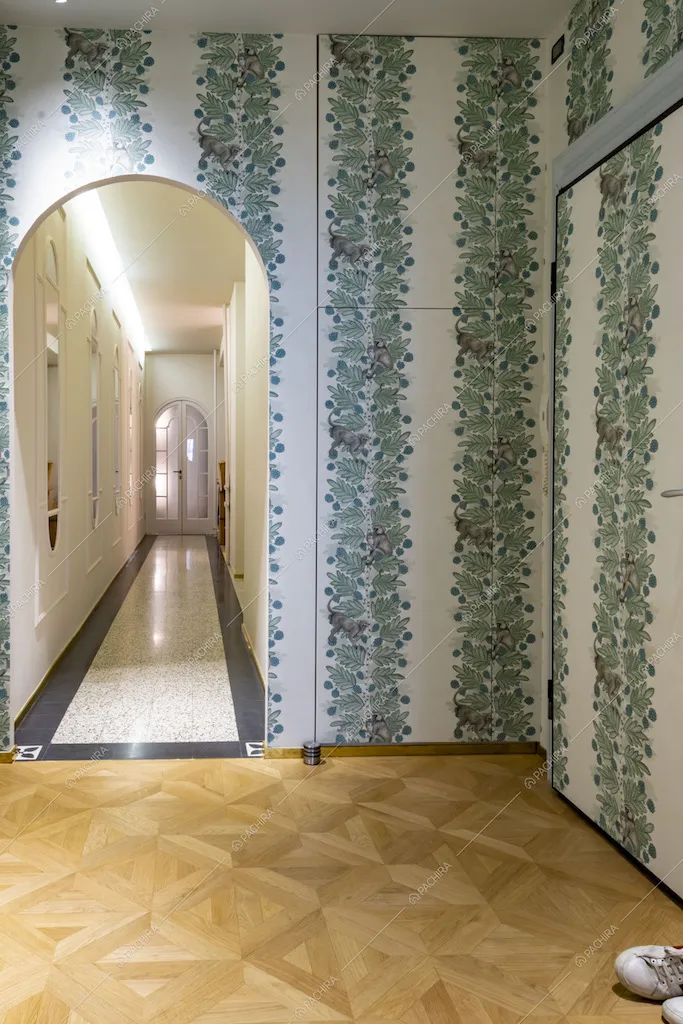 Ingresso con carta da parati