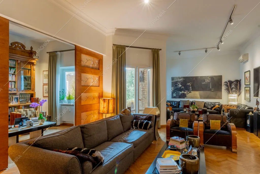 Sala dell'appartamento Yalu, location in stile contemporaneo a Roma