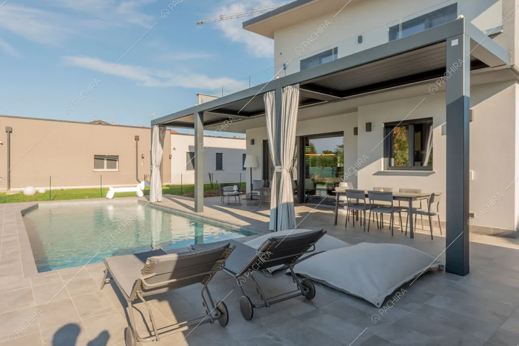 Veranda della villa Warta, location in stile contemporaneo a Monza