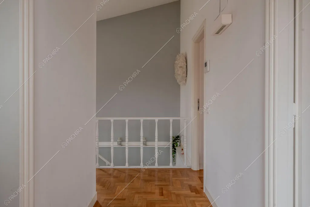 Pianerottolo della villa Pino Mugo, location in stile moderno a Roma