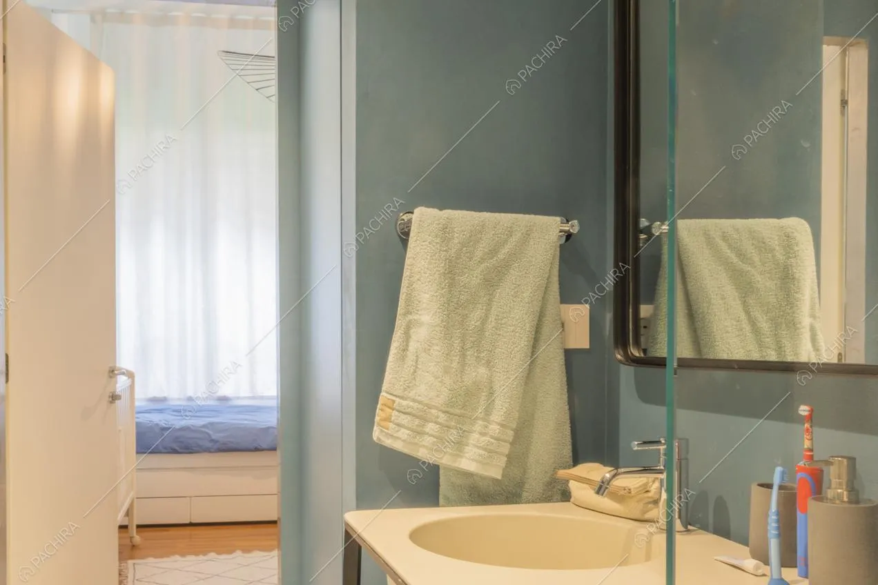 Angolo di bagno e ingresso della cameretta