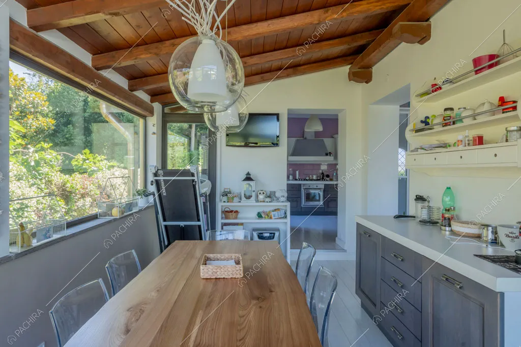 Sala da pranzo della villa Lena, location in stile moderno a Roma